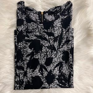 🛍 4/$15🛍 Floral Blouse